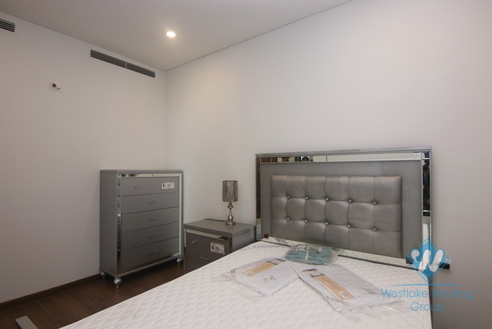 Modern two bedrooms apartment for rent in Sun Grand City Ancora, Luong Yen, Ha Noi